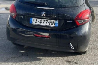 Vitre avant gauche PEUGEOT 208 1