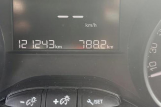 Vitre avant gauche PEUGEOT 208 1
