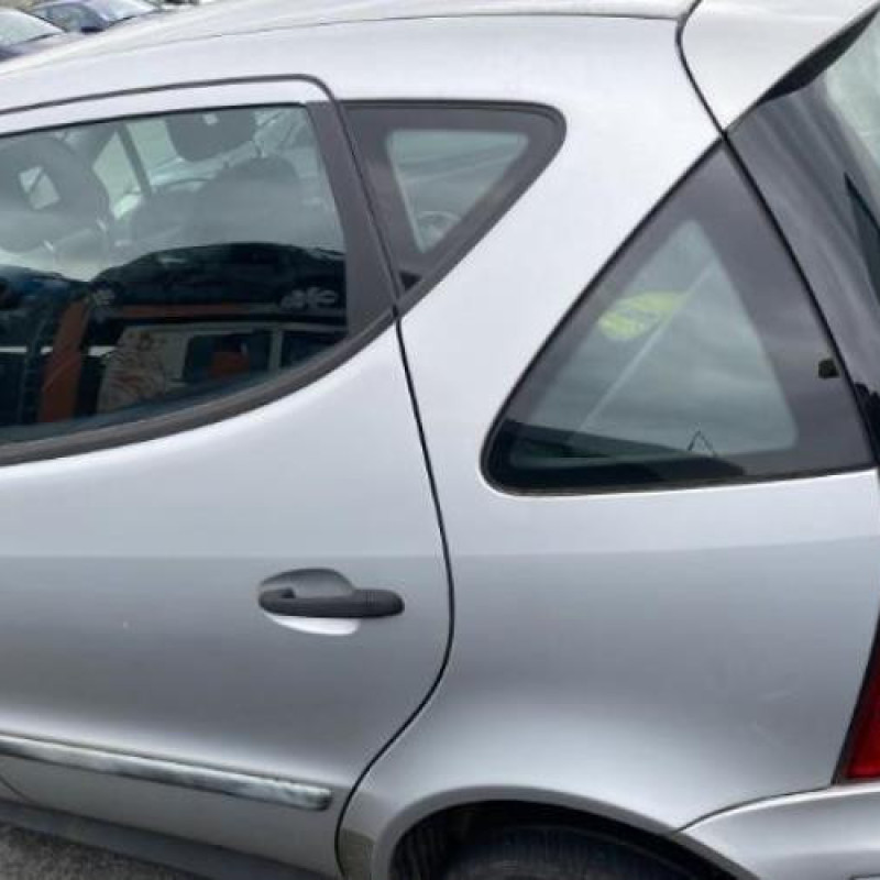 Feu arriere principal droit (feux) MERCEDES CLASSE A 168 Photo n°19