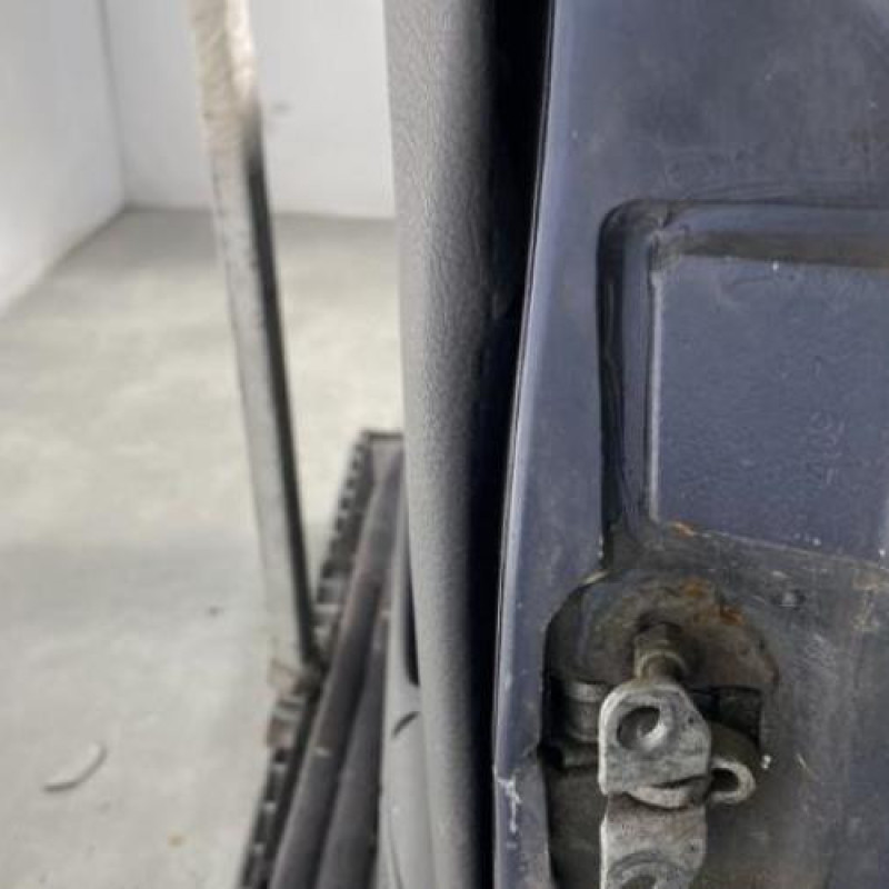 Porte avant gauche PEUGEOT 106 Photo n°6