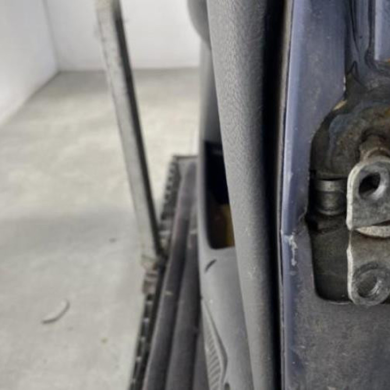 Porte avant gauche PEUGEOT 106 Photo n°7