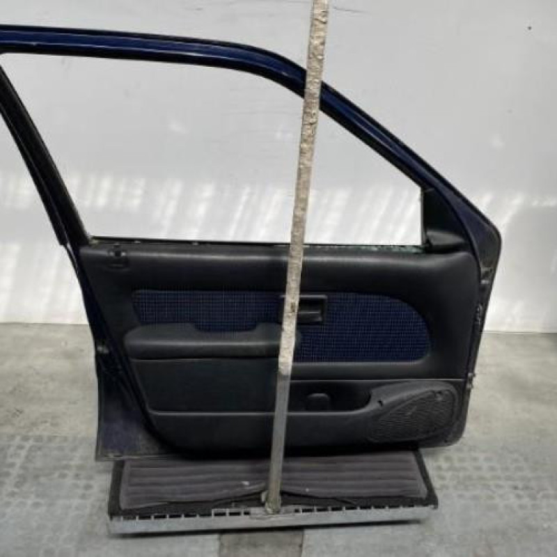 Porte avant gauche PEUGEOT 106 Photo n°9