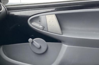 Serrure avant gauche PEUGEOT 107