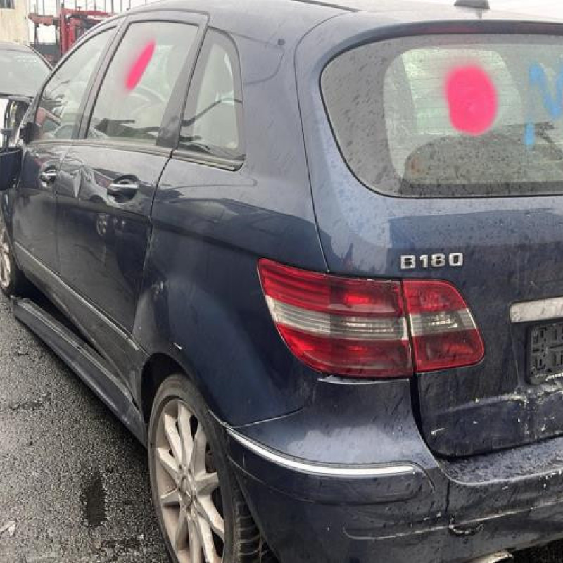 Feu arriere principal droit (feux) MERCEDES CLASSE B 245 Photo n°9