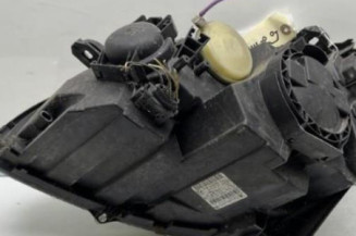 Optique avant principal droit (feux)(phare) MERCEDES CLASSE B 245