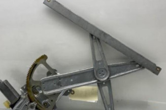 Leve vitre electrique avant gauche TOYOTA YARIS 1