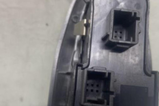 Interrupteur de leve vitre avant gauche PEUGEOT 208 1