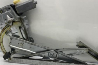 Leve vitre electrique avant droit TOYOTA YARIS 1