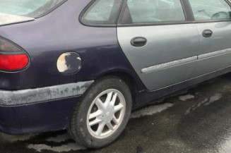 Feu arriere principal droit (feux) RENAULT LAGUNA 1