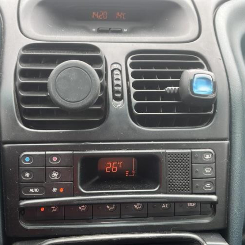 Feu arriere principal droit (feux) RENAULT LAGUNA 1 Photo n°14