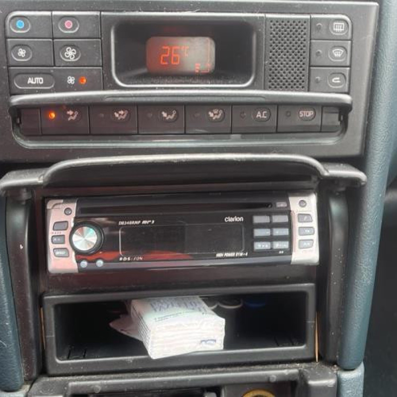 Feu arriere principal droit (feux) RENAULT LAGUNA 1 Photo n°16
