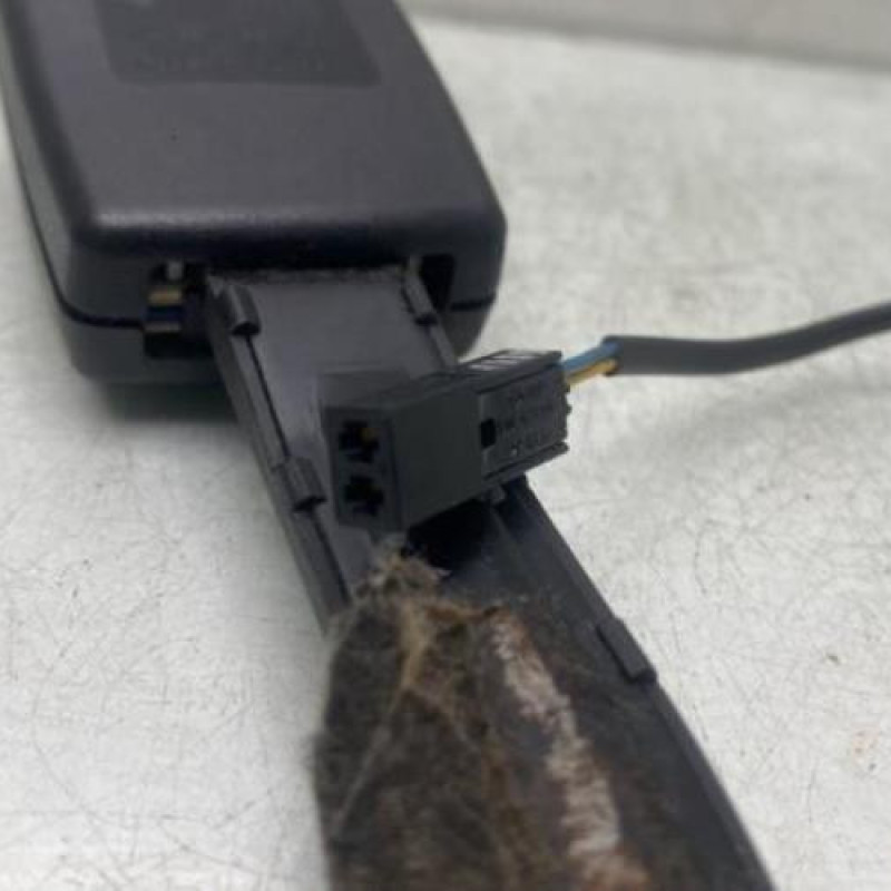 Attache ceinture avant droit VOLKSWAGEN GOLF 6 Photo n°7
