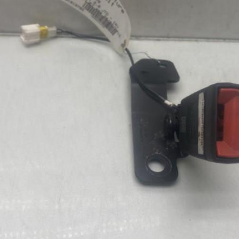 Attache ceinture arriere droit FIAT 500X Photo n°1