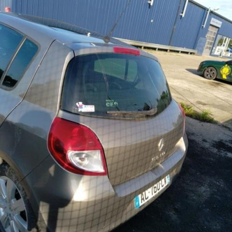 Moteur RENAULT CLIO 3 Photo n°4