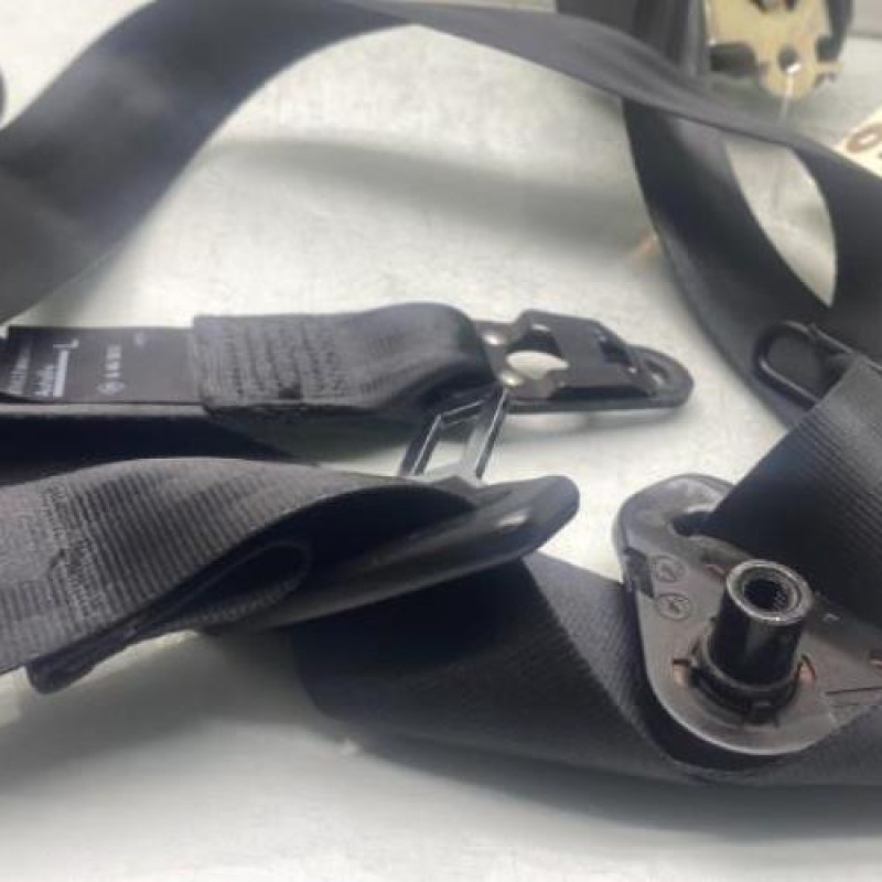 Pretensionneur de ceinture avant gauche RENAULT CLIO 4 Photo n°1