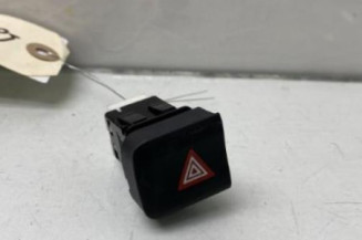 Bouton de warning TOYOTA PROACE 3 CITY Photo n°1