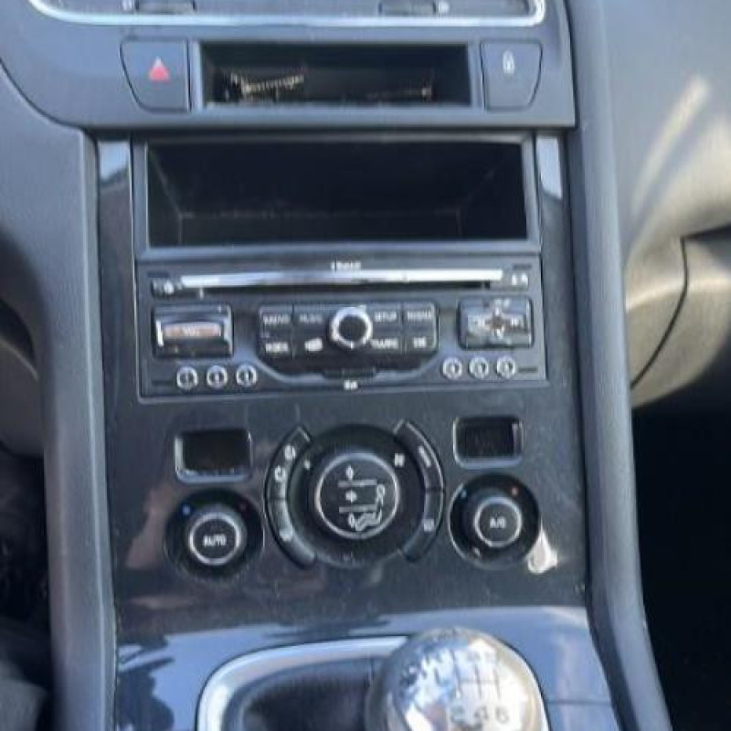 Autoradio d'origine PEUGEOT 5008 1 Photo n°15