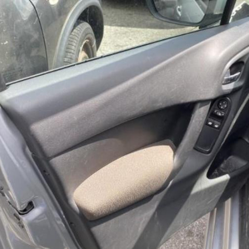 Feu arriere secondaire droit (feux) CITROEN C3 2 Photo n°8