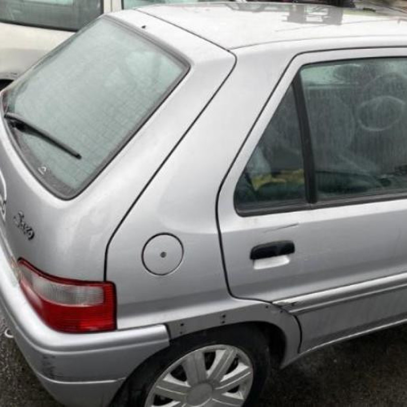 Porte avant droit CITROEN SAXO Photo n°12