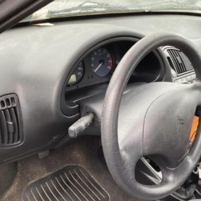 Porte avant droit CITROEN SAXO Photo n°19