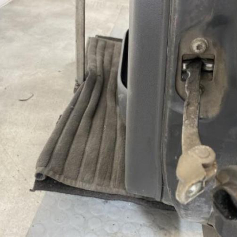 Porte avant gauche OPEL CORSA C Photo n°5