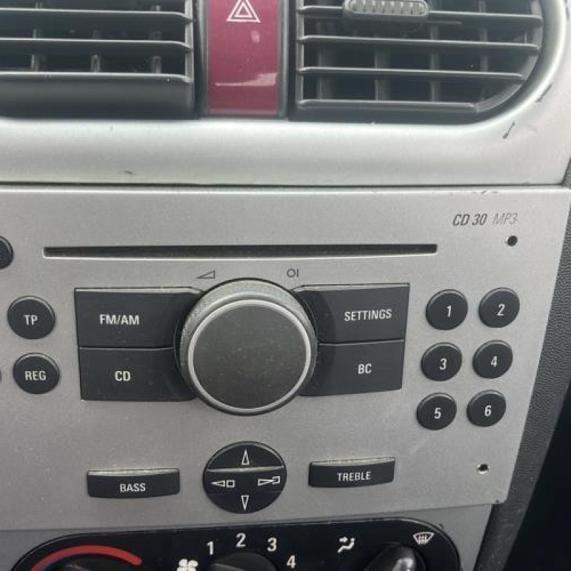 Porte avant gauche OPEL CORSA C Photo n°17