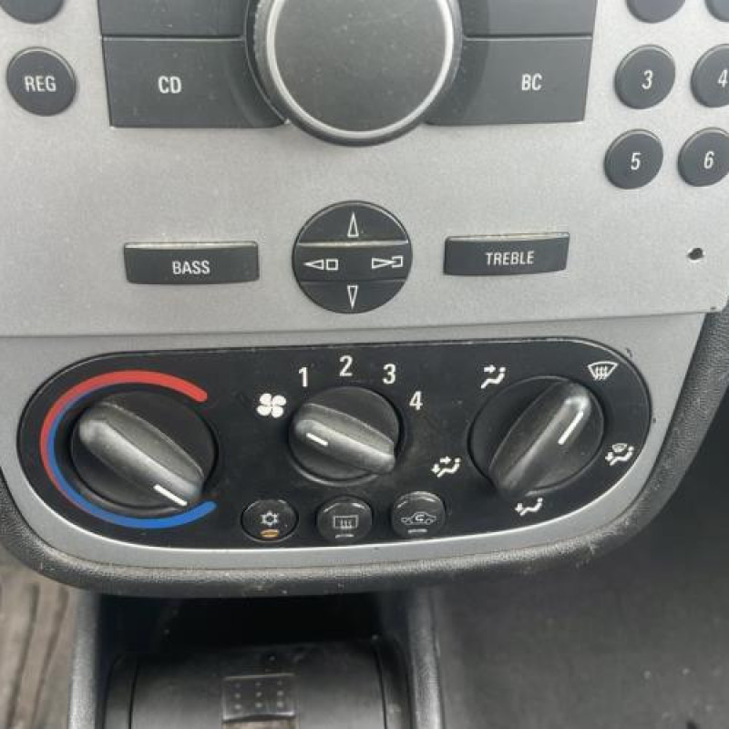 Porte avant gauche OPEL CORSA C Photo n°18