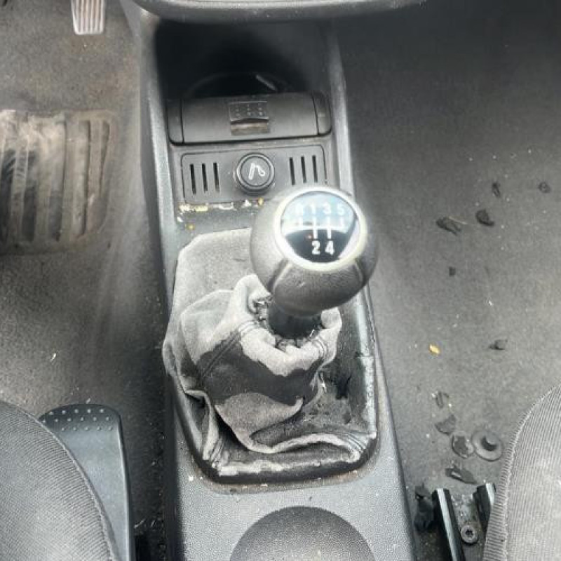 Porte avant gauche OPEL CORSA C Photo n°20