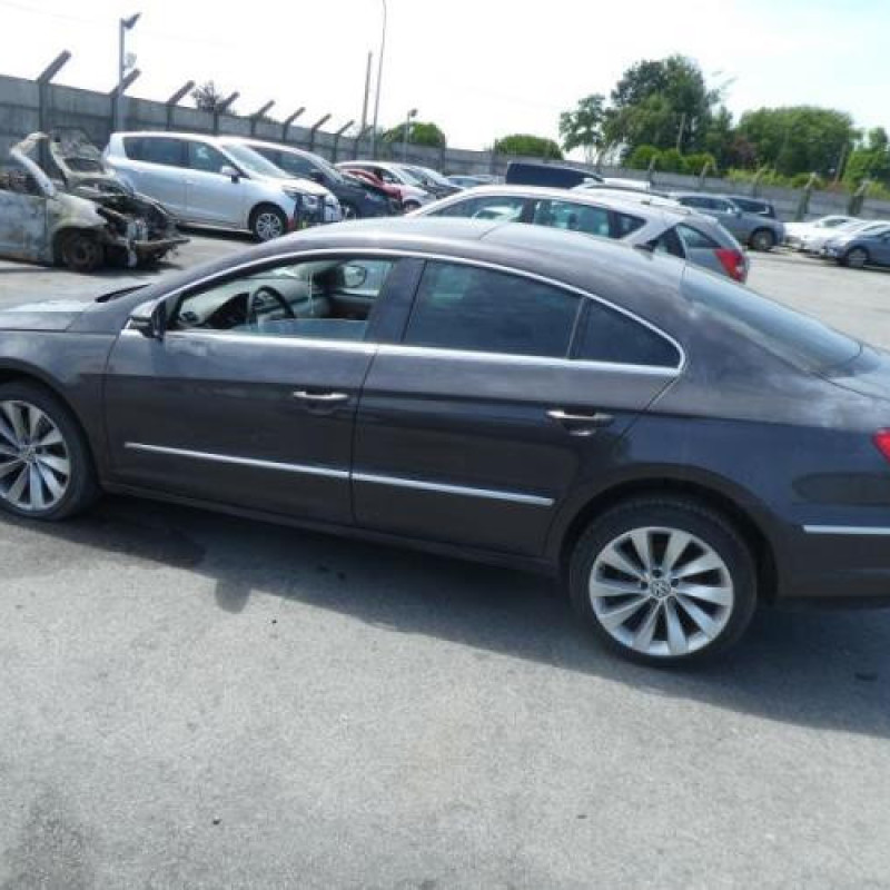 Etrier arriere droit (freinage) VOLKSWAGEN PASSAT 5 Photo n°7