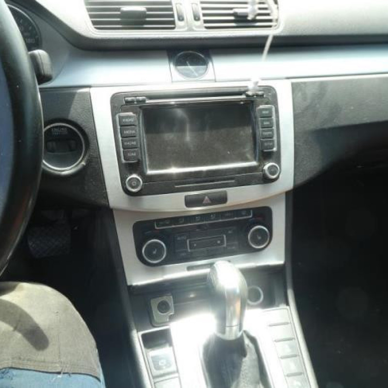 Etrier arriere droit (freinage) VOLKSWAGEN PASSAT 5 Photo n°10