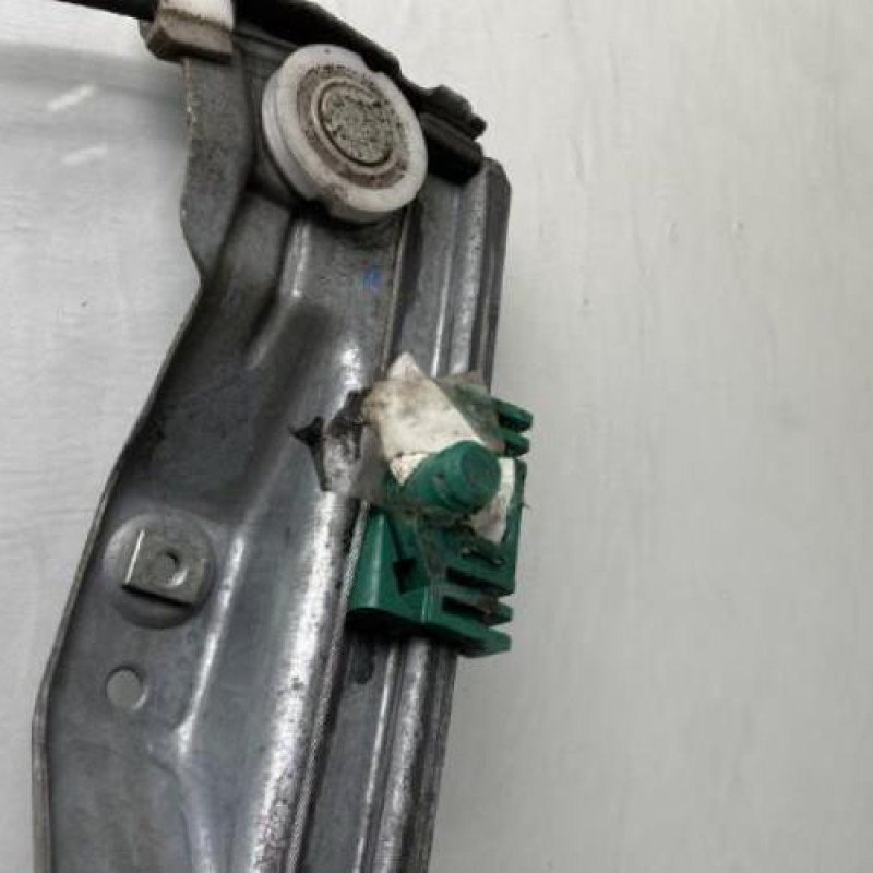 Leve vitre electrique avant gauche RENAULT CLIO 3 Photo n°2