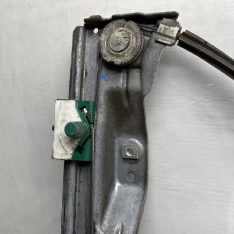 Leve vitre electrique avant gauche RENAULT CLIO 3 Photo n°4