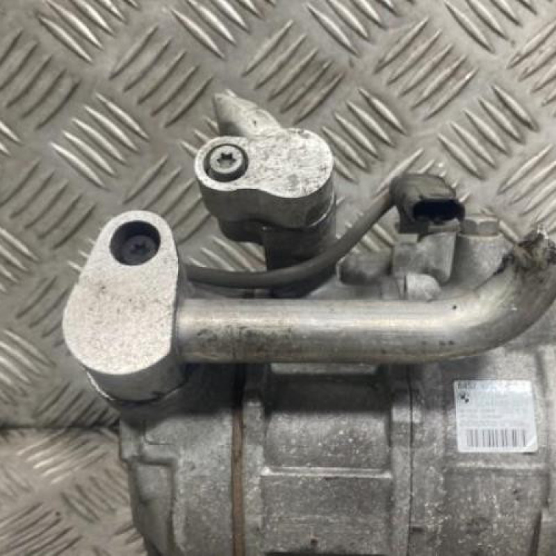 Compresseur clim BMW SERIE 1 F20 Photo n°3