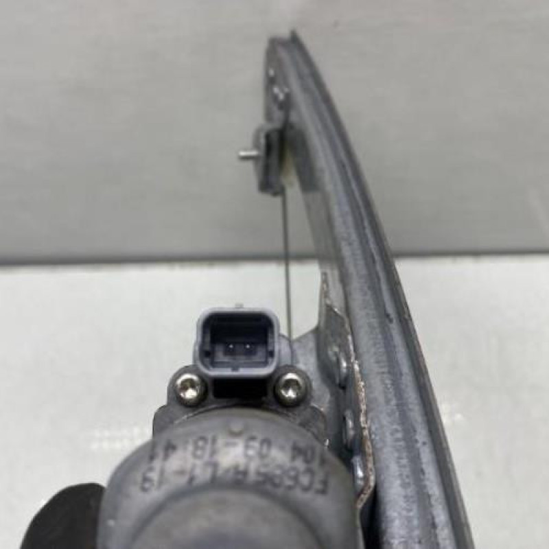 Leve vitre electrique avant droit TOYOTA AYGO 1 Photo n°4