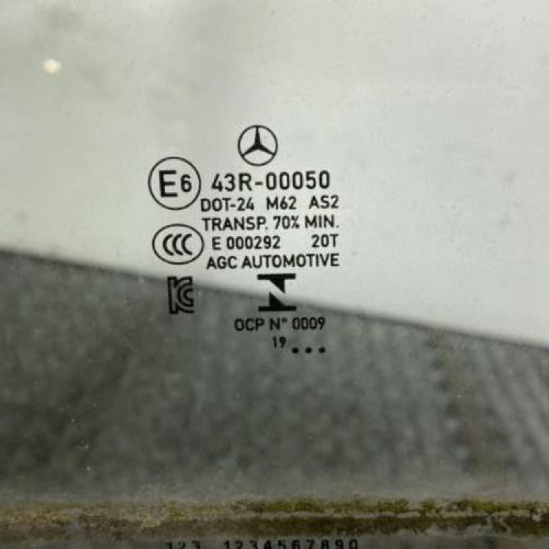 Vitre arriere droit MERCEDES CLASSE CLA 118 Photo n°2