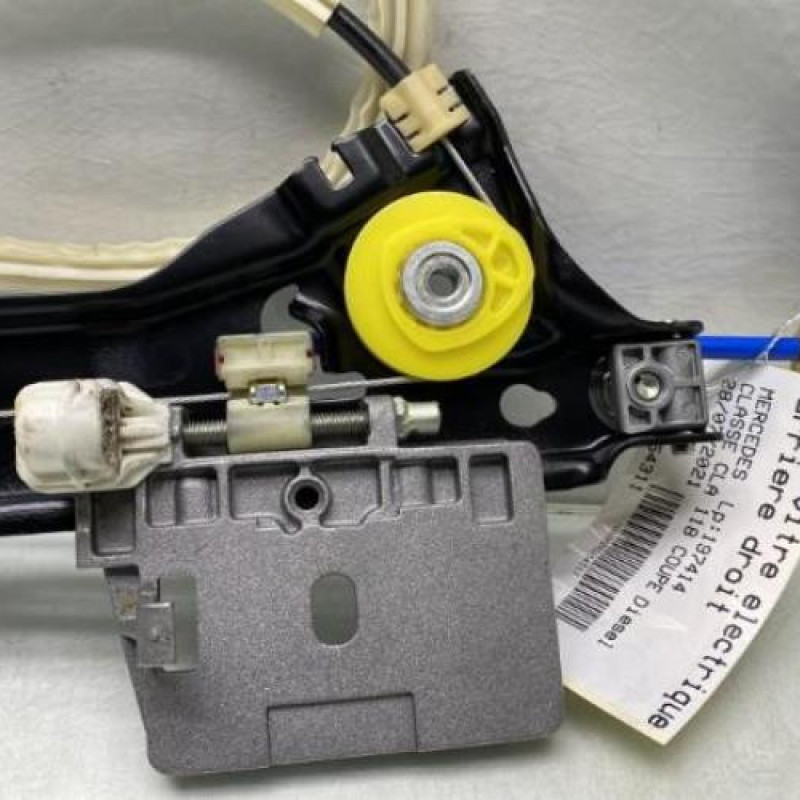 Leve vitre electrique arriere droit MERCEDES CLASSE CLA 118 Photo n°3