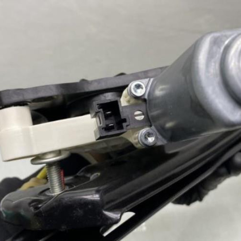 Leve vitre electrique avant droit MERCEDES CLASSE CLA 118 Photo n°8