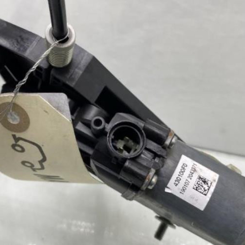 Leve vitre electrique avant droit PEUGEOT 108 Photo n°4