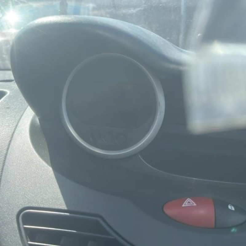 Capot RENAULT TWINGO 2 Photo n°19