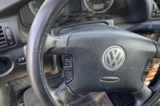 Feu arriere stop central VOLKSWAGEN PASSAT 4