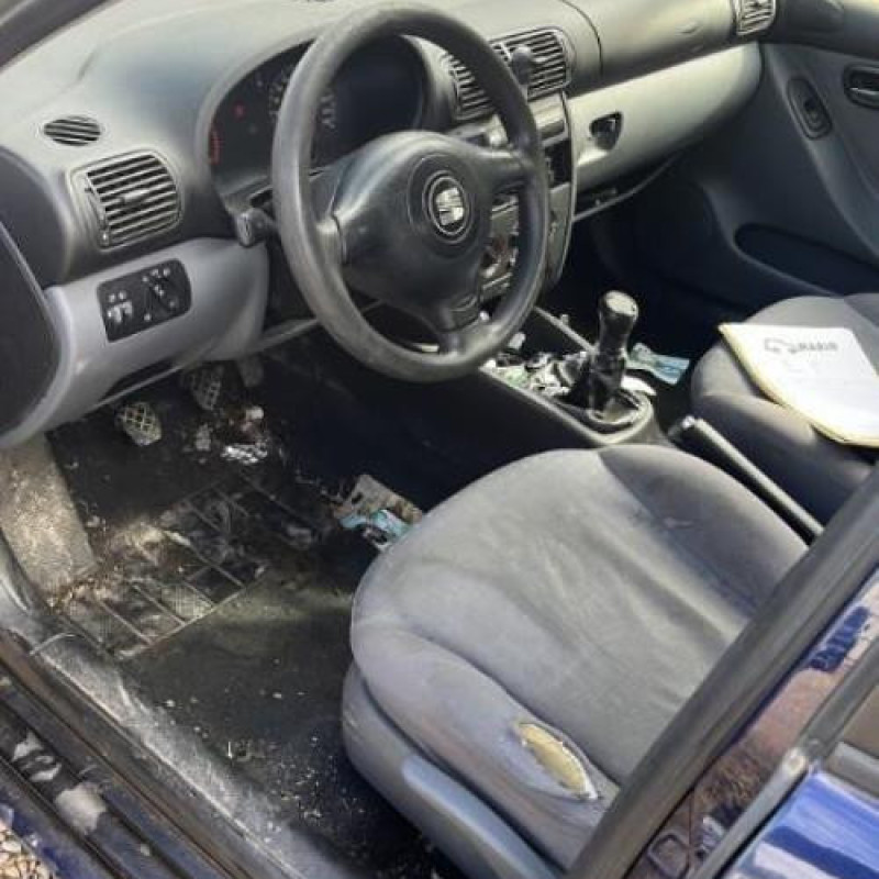 Feu arriere principal droit (feux) SEAT TOLEDO 2 Photo n°8