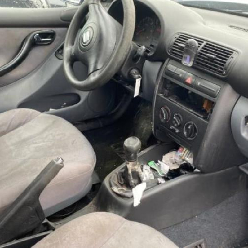 Feu arriere principal droit (feux) SEAT TOLEDO 2 Photo n°15