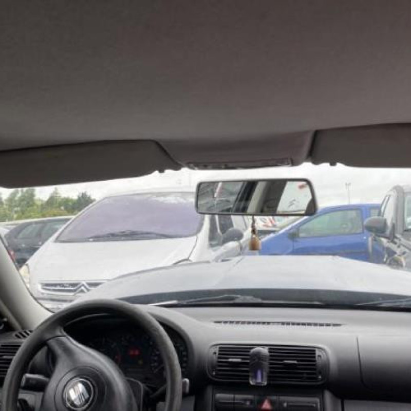 Feu arriere principal droit (feux) SEAT TOLEDO 2 Photo n°17