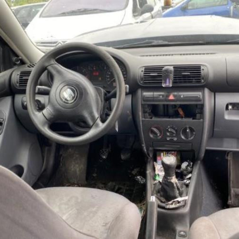 Feu arriere principal droit (feux) SEAT TOLEDO 2 Photo n°18