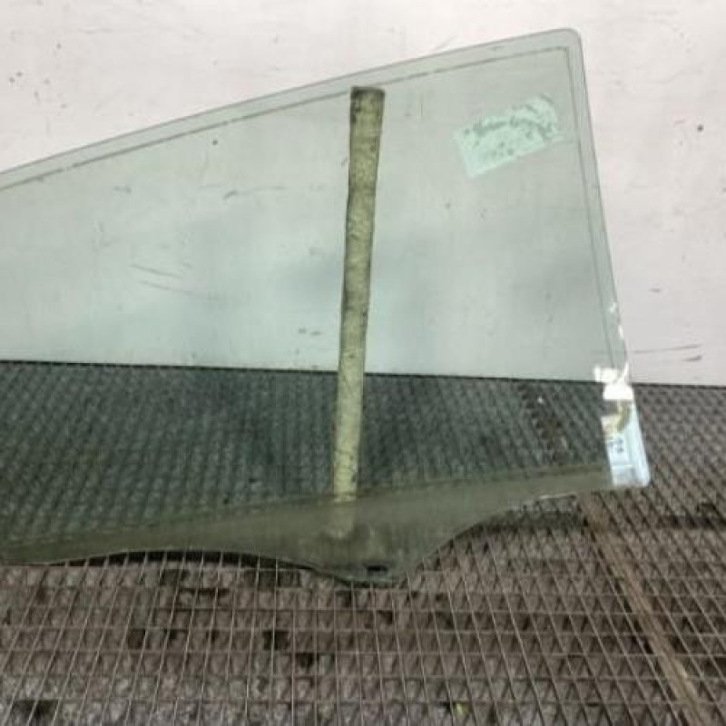 Vitre arriere gauche MERCEDES CLASSE B 245 Photo n°5