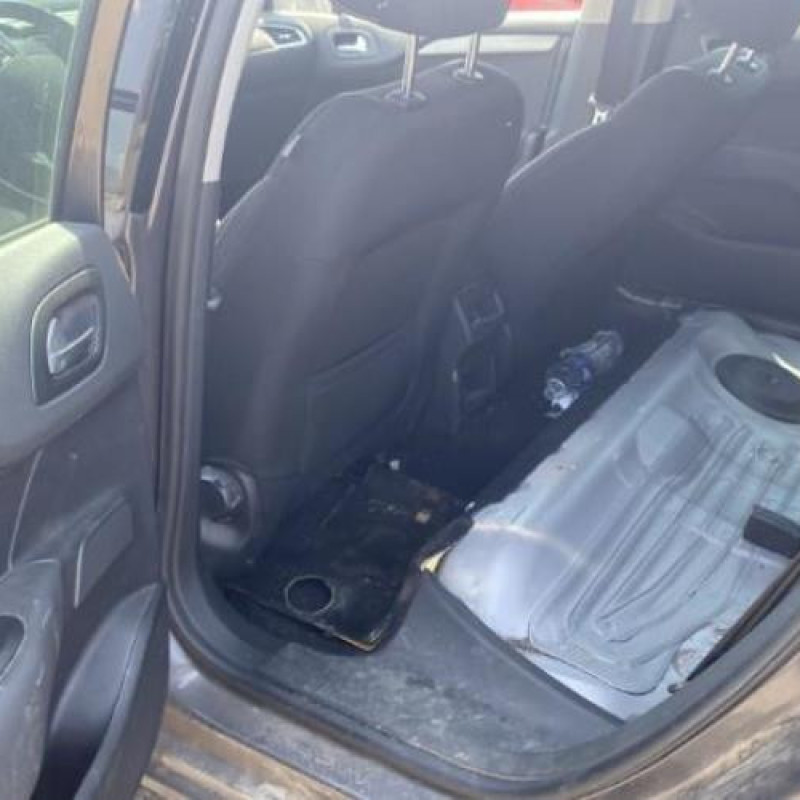 Compresseur clim CITROEN C4 2 Photo n°18