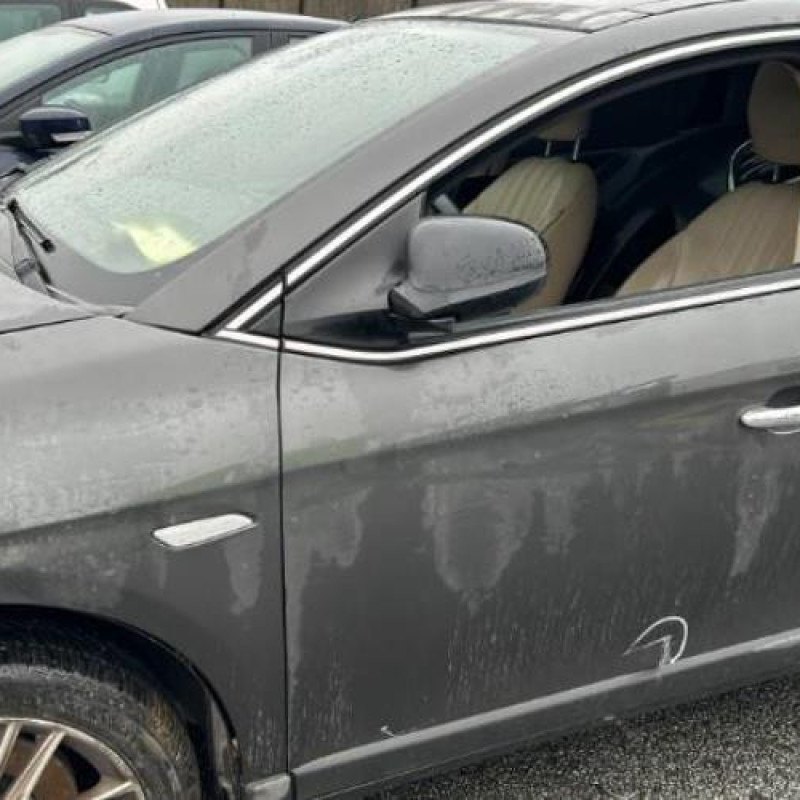 Leve vitre electrique avant droit LANCIA DELTA 3 Photo n°9