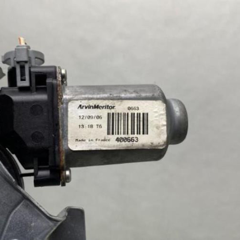 Leve vitre electrique avant gauche RENAULT KANGOO 1 Photo n°4
