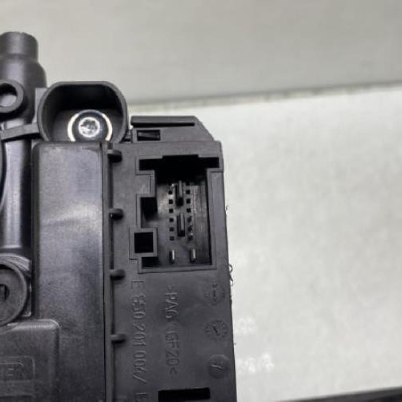 Leve vitre electrique avant droit VOLKSWAGEN POLO 5 Photo n°9