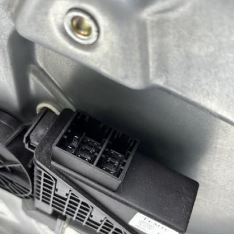 Leve vitre electrique avant droit SKODA FABIA 1 Photo n°3